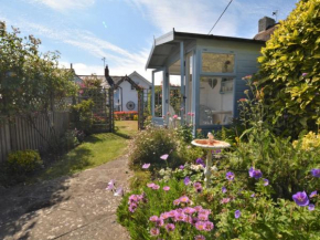 3 Bed in Burton Bradstock DC055